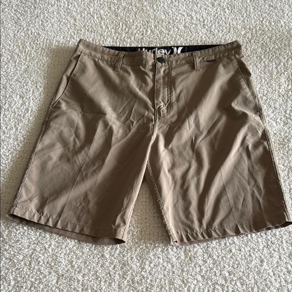 Hurley Tan Flat Front Shorts Lightweight Versatile Design - Picture 1 of 7